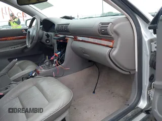 2001 Audi A4 с VIN WAUDH68DX1A010693, выставлен на аукционе IAAI как лот 42445405 с пробегом 191 684 миль миль и . История ставок и продаж доступна на DreamBid. Изображение 5.
