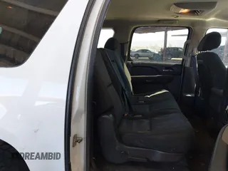 2010 Chevrolet Suburban LS with VIN 1GNUCHE01AR174986, listed as a IAAI auction lot 41697401 with 333,135 mi miles. Bid and sale history available at carsss.com. Image 8.