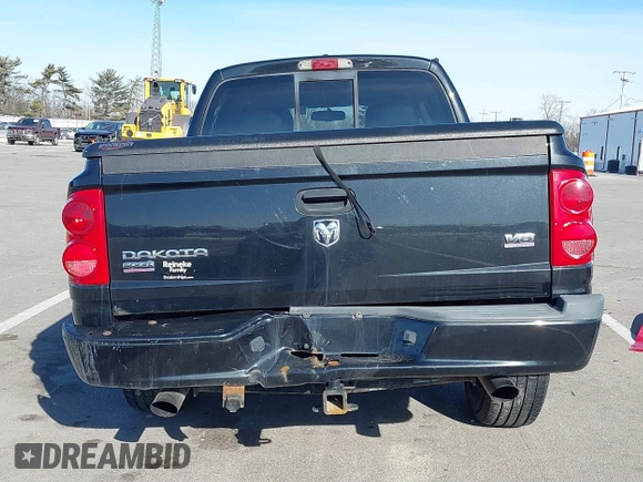 2008 Dodge Dakota с VIN 1D7HW68N98S577331, выставлен на аукционе IAAI как лот 41394561 с пробегом 178 670 миль миль и . История ставок и продаж доступна на DreamBid. Изображение 17.