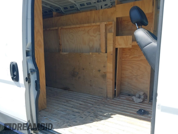 2015 Ram ProMaster Cargo with VIN 3C6TRVDG5FE501111, listed as a IAAI auction lot 42210016 with 208,038 mi miles. Bid and sale history available at carsss.com. Image 8.