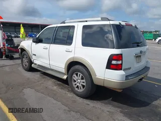 2006 Ford Explorer Eddie Bauer z VIN 1FMEU64E76UA20438, wystawiony jako IAAI lot #42447279 z przebiegiem 215 858 mil mil oraz . Historia ofert i sprzedaży dostępna na DreamBid. Obrazek 3.