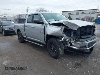 2015 Ram 1500 Big Horn z VIN 1C6RR7GT1FS537244, wystawiony jako IAAI lot #41283487 z przebiegiem 104 713 mil mil oraz . Historia ofert i sprzedaży dostępna na DreamBid. Obrazek 1.