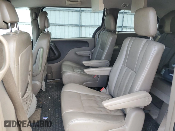 2013 Chrysler Town & Country Touring z VIN 2C4RC1BG3DR674413, wystawiony jako Copart lot #55902355 z przebiegiem 131 434 mil mil oraz Szkoda całkowita • Salvage title. Historia ofert i sprzedaży dostępna na DreamBid. Obrazek 11.