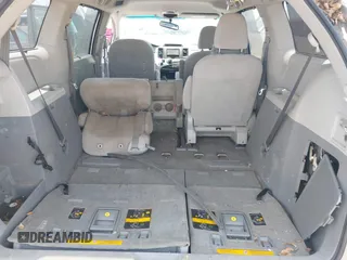2014 Toyota Sienna LE AAS z VIN 5TDKK3DC6ES442682, wystawiony jako IAAI lot #42271110 z przebiegiem 158 785 mil mil oraz . Historia ofert i sprzedaży dostępna na DreamBid. Obrazek 8.