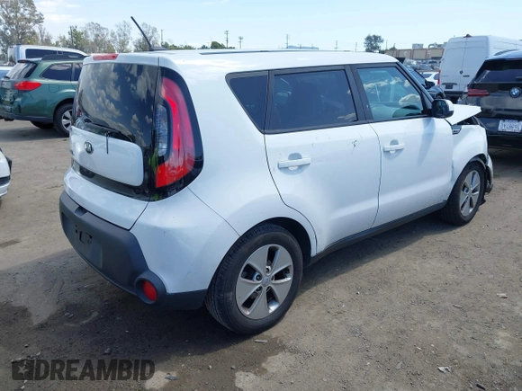 2016 Kia Soul with VIN KNDJN2A27G7342550, listed as a IAAI auction lot 41969942 with 133,140 mi miles. Bid and sale history available at carsss.com. Image 4.