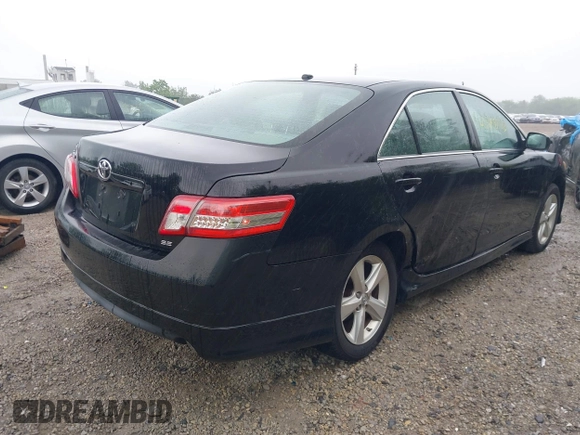 2011 Toyota Camry LE z VIN 4T1BF3EK3BU744766, wystawiony jako IAAI lot #42348183 z przebiegiem 178 304 mil mil oraz . Historia ofert i sprzedaży dostępna na DreamBid. Obrazek 4.