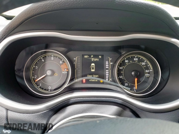 2017 Jeep Cherokee Latitude z VIN 1C4PJLCB3HW502519, wystawiony jako Copart lot #56926335 z przebiegiem 47 549 mil mil oraz Szkoda całkowita • Salvage title. Historia ofert i sprzedaży dostępna na DreamBid. Obrazek 9.