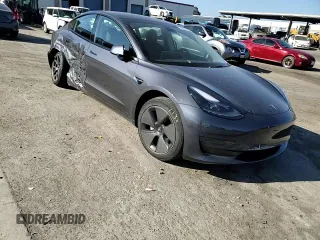2023 Tesla Model 3 z VIN 5YJ3E1EA6PF681833, wystawiony jako Copart lot #55557834 z przebiegiem 36 522 mil mil oraz Szkoda całkowita • Salvage title. Historia ofert i sprzedaży dostępna na DreamBid. Obrazek 11.