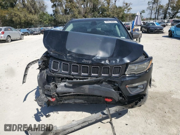 2019 Jeep Compass Trailhawk with VIN 3C4NJDDBXKT629955, listed as a Copart auction lot 47613695 with 113,820 mi miles and Salvage Title. Bid and sale history available at DreamBid. Image 5.