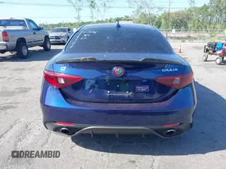 2017 Alfa Romeo Giulia Ti z VIN ZARFAECN3H7556727, wystawiony jako IAAI lot #41901444 z przebiegiem 96 678 mil mil oraz . Historia ofert i sprzedaży dostępna na DreamBid. Obrazek 16.