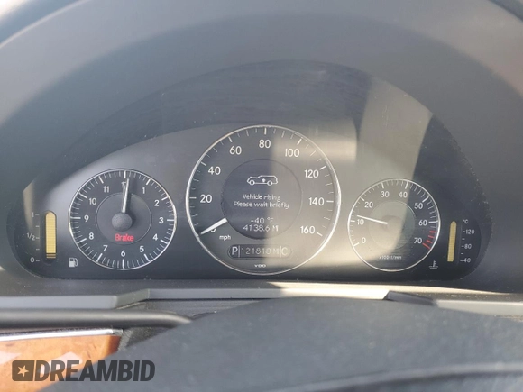 2006 Mercedes-Benz E 500 with VIN WDBUH83J96X194071, listed as a Copart auction lot 71035284 with 121,818 mi miles and Salvage Title. Bid and sale history available at carsss.com. Image 9.