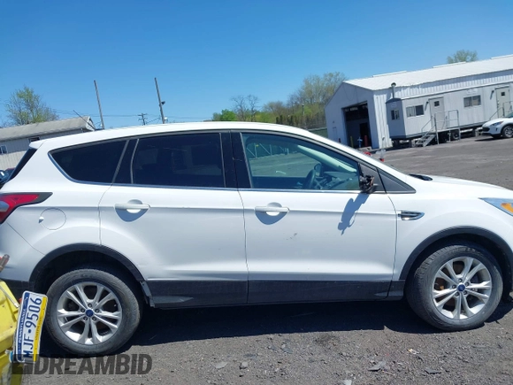 2017 Ford Escape SE with VIN 1FMCU9GD4HUB55262, listed as a IAAI auction lot 42146088 with 98,407 mi miles. Bid and sale history available at carsss.com. Image 13.