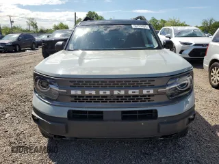 2021 Ford Bronco Sport Badlands z VIN 3FMCR9D96MRA67851, wystawiony jako Copart lot #56252465 z przebiegiem 35 163 mil mil oraz Czysty tytuł • Clean title. Historia ofert i sprzedaży dostępna na DreamBid. Obrazek 5.
