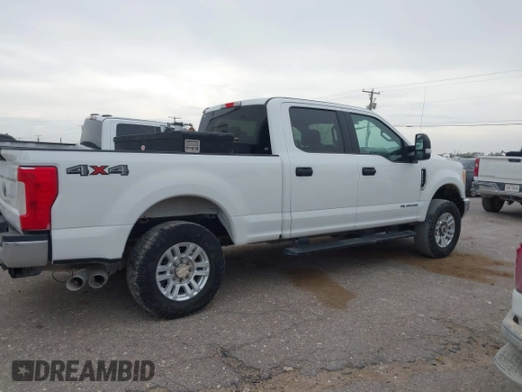 2017 Ford Super Duty F-250 SRW Lariat with VIN 1FT7W2BT7HEE48637, listed as a IAAI auction lot 42067757 with 200,831 mi miles. Bid and sale history available at carsss.com. Image 13.