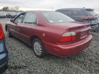 1996 Honda Accord EX with VIN 1HGCD5651TA110900, listed as a Copart auction lot 83578784 with 186,076 mi miles and Salvage Title. Bid and sale history available at DreamBid. Image 2.