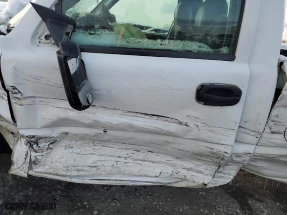 2007 Chevrolet Silverado 2500HD Classic Work Truck with VIN 1GCHC24UX7E156370, listed as a Copart auction lot 87524185 with 0 mi miles and Salvage Title. Bid and sale history available at carsss.com. Image 7.