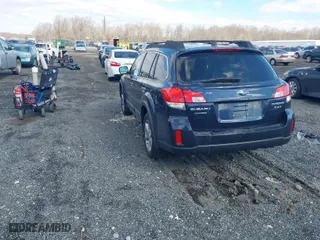 2014 Subaru Outback 3.6R Limited with VIN 4S4BRDPC7E2281601, listed as a IAAI auction lot 41632389 with 99,057 mi miles. Bid and sale history available at carsss.com. Image 3.