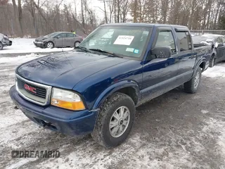 2002 GMC Sonoma SLS with VIN 1GTDT13W12K158613, listed as a IAAI auction lot 41524710 with 217,785 mi miles. Bid and sale history available at carsss.com. Image 17.