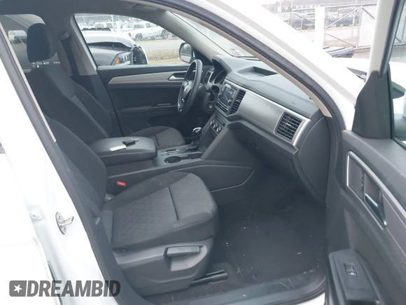 2018 Volkswagen Atlas S with VIN 1V2AP2CAXJC532712, listed as a IAAI auction lot 41177882 with 105,832 mi miles and . Bid and sale history available at DreamBid. Image 5.