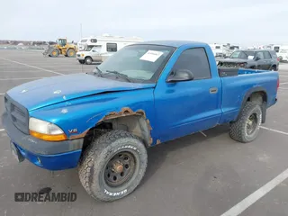1999 Dodge Dakota with VIN 1B7GG26X5XS296142, listed as a IAAI auction lot 41486667 with 185,436 mi miles and . Bid and sale history available at carsss.com. Image 6.
