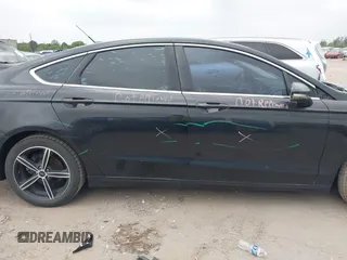 2015 Ford Fusion SE with VIN 3FA6P0HD2FR292682, listed as a IAAI auction lot 41930954 with 127,361 mi miles. Bid and sale history available at carsss.com. Image 13.