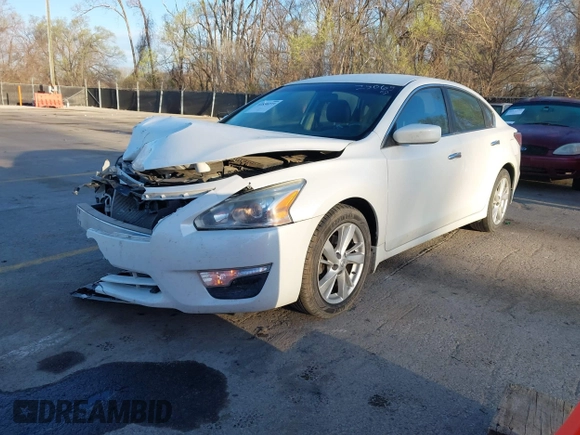 2014 Nissan Altima 2.5 S with VIN 1N4AL3AP4EC202621, listed as a IAAI auction lot 41850273 with 117,567 mi miles. Bid and sale history available at carsss.com. Image 2.