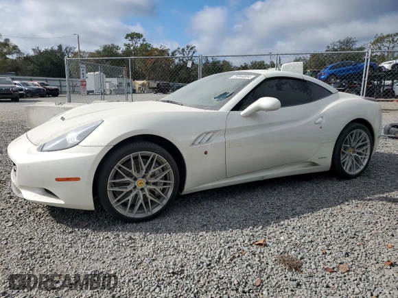 2012 Ferrari California z VIN ZFF65TJA9C0186664, wystawiony jako Copart lot #87967125 z przebiegiem Nie podano mil oraz Szkoda całkowita • Salvage title. Historia ofert i sprzedaży dostępna na DreamBid. Obrazek 1.