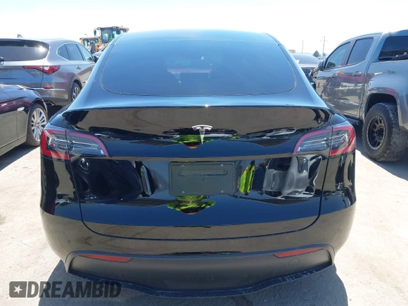 2024 Tesla Model Y с VIN 7SAYGDED2RF111670, выставлен на аукционе IAAI как лот 42321121 с пробегом 13 806 миль миль и . История ставок и продаж доступна на DreamBid. Изображение 16.