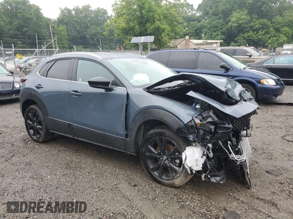 2025 Mazda CX-30 S Carbon Edition z VIN 3MVDMBCM9SM800942, wystawiony jako Copart lot #61013845 z przebiegiem 6 282 mil mil oraz Nie do naprawy • Non repairable. Historia ofert i sprzedaży dostępna na DreamBid. Obrazek 4.