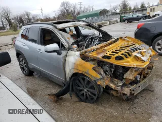 2022 Toyota Corolla Cross XLE with VIN 7MUDAABG1NV040838, listed as a Copart auction lot 43381005 with Not provided miles and Salvage title. Bid and sale history available at DreamBid. Image 4.