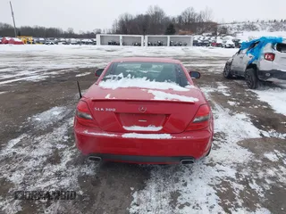 2011 Mercedes-Benz SLK 300 с VIN WDBWK5EA5BF235754, выставлен на аукционе IAAI как лот 41315732 с пробегом 105 347 миль миль и . История ставок и продаж доступна на DreamBid. Изображение 16.