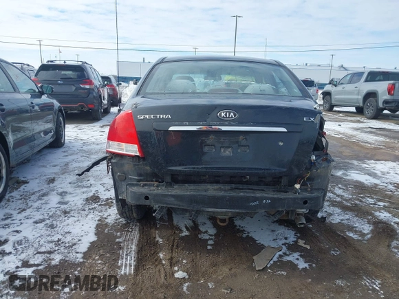 2007 Kia Spectra EX with VIN KNAFE122X75454914, listed as a IAAI auction lot 41711981 with 179,382 mi miles. Bid and sale history available at carsss.com. Image 6.