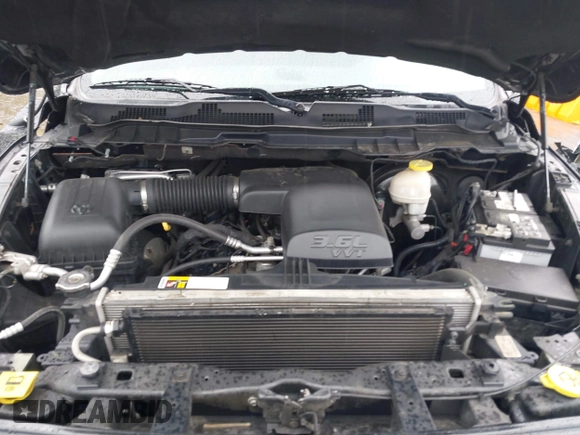 2017 Ram 1500 ST z VIN 1C6RR7FG3HS560371, wystawiony jako IAAI lot #42325044 z przebiegiem 103 660 mil mil oraz . Historia ofert i sprzedaży dostępna na DreamBid. Obrazek 10.