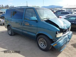 2001 GMC Safari with VIN 1GKDM19W61B514268, listed as a IAAI auction lot 41936185 with 159,881 mi miles and . Bid and sale history available at carsss.com. Image 1.