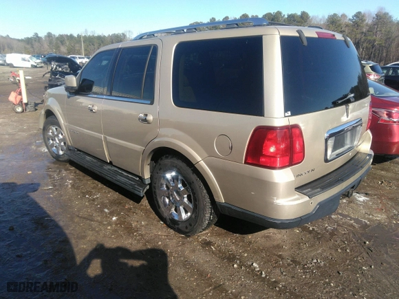 2005 Lincoln Navigator Luxury with VIN 5LMFU27505LJ13912, listed as a IAAI auction lot 41539095 with 1 mi miles. Bid and sale history available at carsss.com. Image 3.