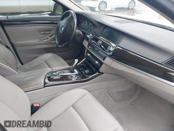 2011 BMW 5 Series 528i with VIN WBAFR1C59BDV76532, listed as a IAAI auction lot 41976374 with 135,732 mi miles and . Bid and sale history available at carsss.com. Image 5.