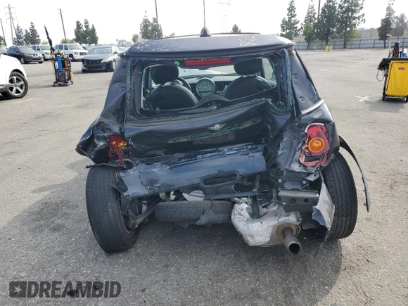 2007 MINI Hardtop z VIN WMWMF33537TT54433, wystawiony jako Copart lot #58813415 z przebiegiem 111 250 mil mil oraz Szkoda całkowita • Salvage title. Historia ofert i sprzedaży dostępna na DreamBid. Obrazek 6.