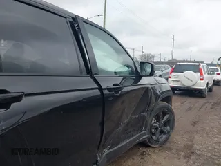2023 Jeep Grand Cherokee Laredo z VIN 1C4RJHAG4PC599198, wystawiony jako IAAI lot #41741474 z przebiegiem 19 162 mil mil oraz . Historia ofert i sprzedaży dostępna na DreamBid. Obrazek 6.
