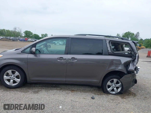 2014 Toyota Sienna LE AAS с VIN 5TDKK3DC8ES422689, выставлен на аукционе IAAI как лот 42306029 с пробегом 41 627 миль миль и . История ставок и продаж доступна на DreamBid. Изображение 14.