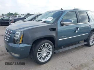 2009 Cadillac Escalade z VIN 1GYFK23249R136552, wystawiony jako IAAI lot #42055626 z przebiegiem 196 234 mil mil oraz . Historia ofert i sprzedaży dostępna na DreamBid. Obrazek 6.