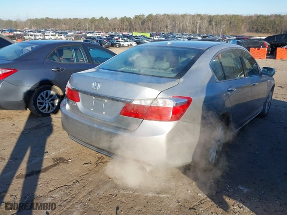 2015 Honda Accord Sedan EX-L with VIN 1HGCR2F86FA104086, listed as a IAAI auction lot 41395174 with 199,287 mi miles. Bid and sale history available at carsss.com. Image 4.