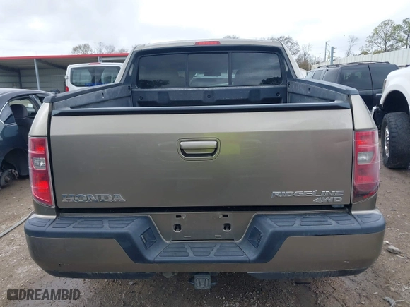 2011 Honda Ridgeline RTS with VIN 5FPYK1F40BB001822, listed as a IAAI auction lot 41448946 with 204,620 mi miles. Bid and sale history available at carsss.com. Image 17.