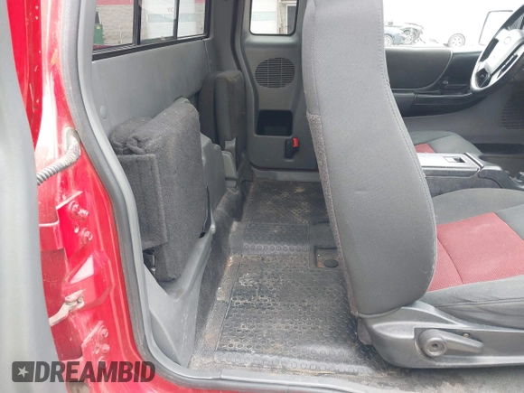 2008 Ford Ranger XLT z VIN 1FTZR45EX8PA37293, wystawiony jako IAAI lot #42522462 z przebiegiem 105 450 mil mil oraz . Historia ofert i sprzedaży dostępna na DreamBid. Obrazek 8.
