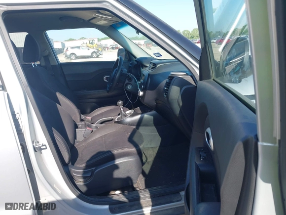 2015 Kia Soul with VIN KNDJN2A22F7770587, listed as a IAAI auction lot 42100497 with 114,933 mi miles. Bid and sale history available at carsss.com. Image 5.