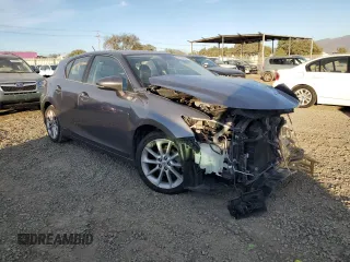 2013 Lexus CT 200h z VIN JTHKD5BH5D2128885, wystawiony jako Copart lot #87327264 z przebiegiem 122 074 mil mil oraz Szkody całkowita. Historia ofert i sprzedaży dostępna na DreamBid. Obrazek 4.