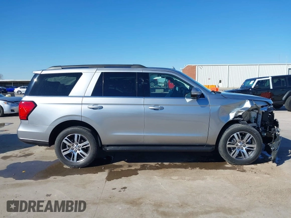 2024 Ford Expedition XLT with VIN 1FMJU1H81REA58591, listed as a IAAI auction lot 41387275 with 3,173 mi miles. Bid and sale history available at carsss.com. Image 13.