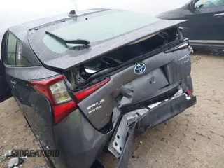 2021 Toyota Prius LE z VIN JTDL9MFU5M3023704, wystawiony jako IAAI lot #42190887 z przebiegiem 45 711 mil mil oraz . Historia ofert i sprzedaży dostępna na DreamBid. Obrazek 6.