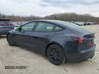 2024 Tesla Model 3 z VIN 5YJ3E1EA2RF772519, wystawiony jako Copart lot #54485255 z przebiegiem 11 110 mil mil oraz Szkody całkowita. Historia ofert i sprzedaży dostępna na DreamBid. Obrazek 2.