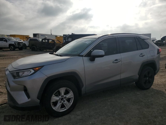 2020 Toyota RAV4 XLE with VIN 2T3P1RFV0LC095311, listed as a Copart auction lot 49062135 with 76,779 mi miles and Salvage Title. Bid and sale history available at carsss.com. Image 1.