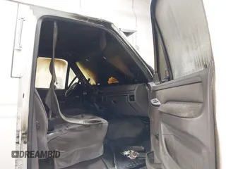 1995 Ford F-350 с VIN 1FTJW36F0SEA42142, выставлен на аукционе IAAI как лот 41818083 с пробегом Не указан миль и . История ставок и продаж доступна на DreamBid. Изображение 5.